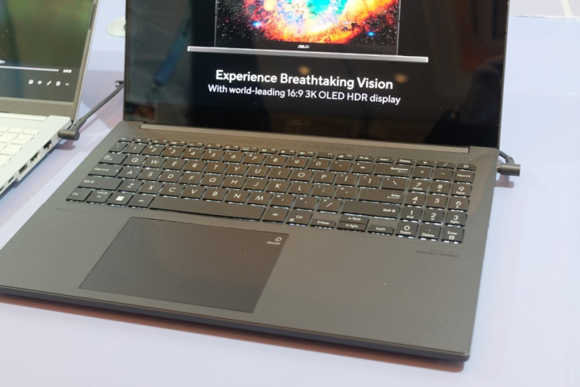 El ASUS VivoBook Pro 15 OLED incluye pantalla con resolución 3K