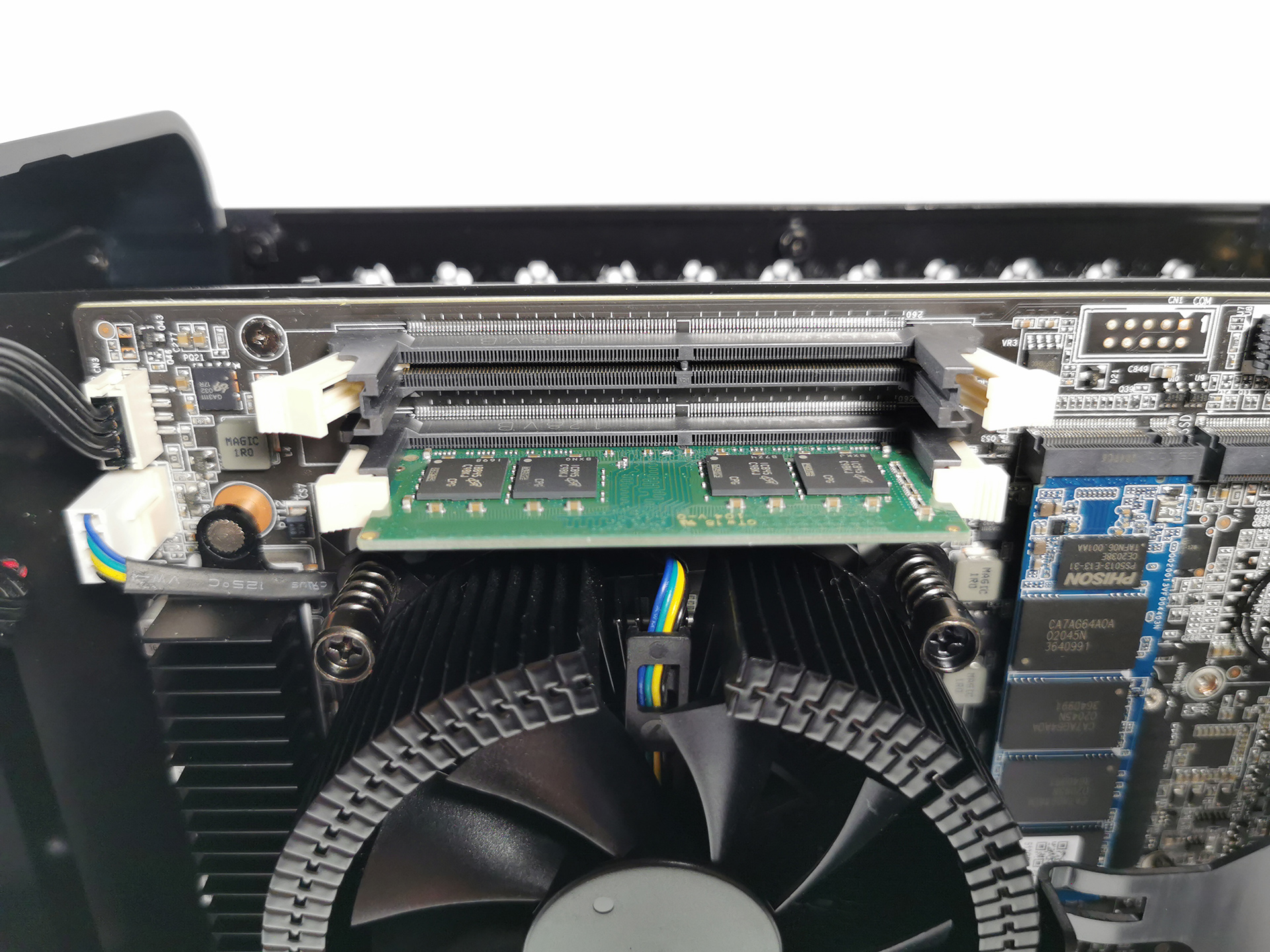 Geeknetic GoodRAM IRDM SODIMM DDR4 mejora el rendimiento de tu portátil y MiniPC 7