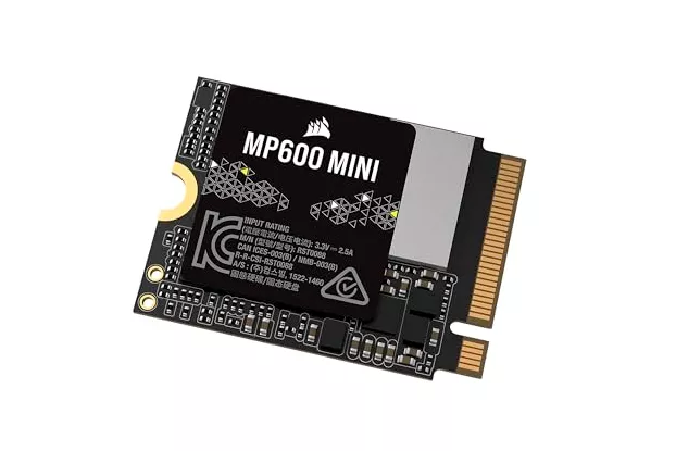 CSSD-F2000GBMP600MNR2, Unidad de estado sólido