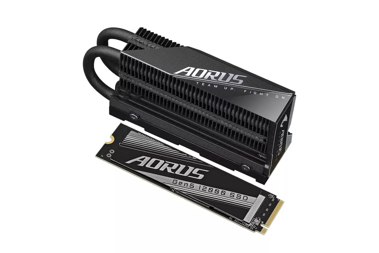 Gigabyte AORUS Gen5 12000 1TB SSD PCIe Gen5 3D TLC NAND NVMe M.2