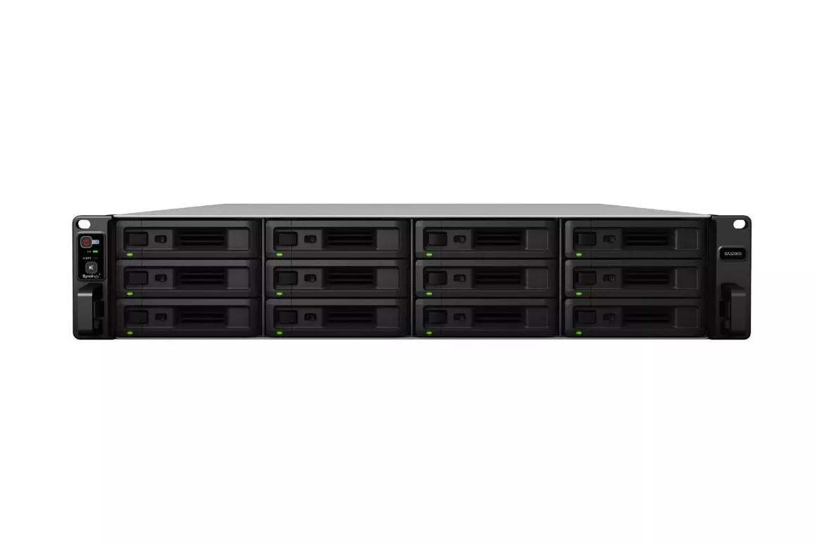 NAS Synology SA3200D 12 bahías 2U Xeon D 8GB DDR4 hasta 192TB redundancia hardware modular