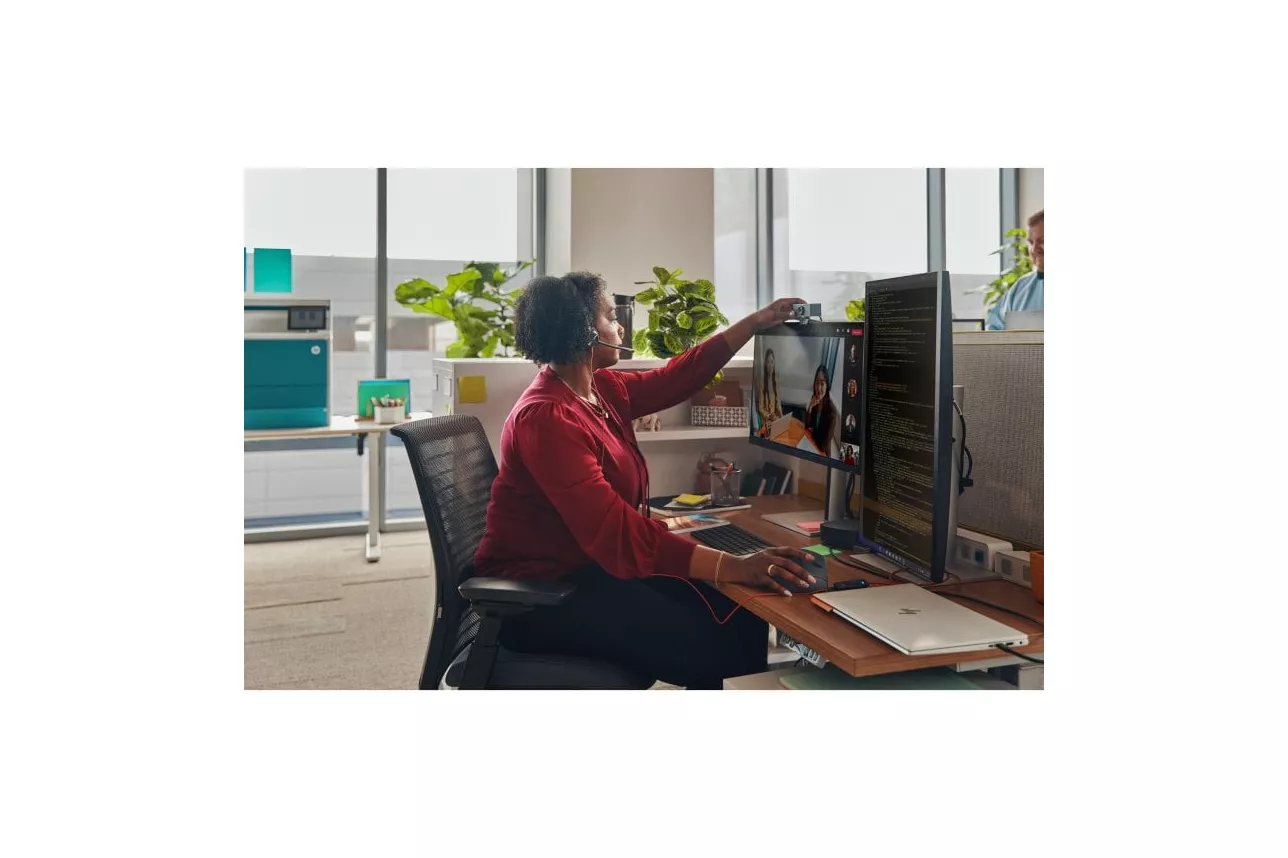 Auriculares Poly con cable USB-C y Jack, micrófono boom y control de llamadas