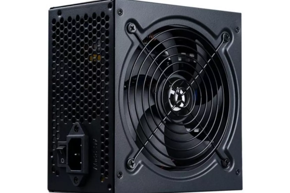 Fuente de Alimentación Hiditec 750W Certificación 80 PLUS Bronze RX750 Ventilador silencioso y cables planos extralargos