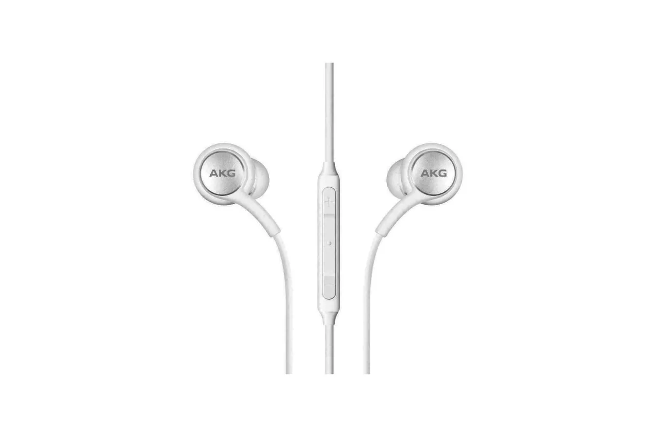 Auriculares Samsung con cable USB-C y sonido Hi-Res calibrados por AKG