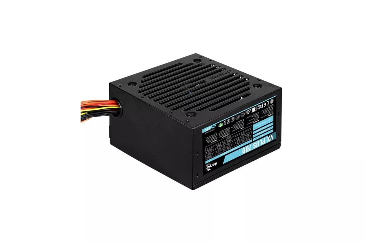 Fuente de Alimentacion Aerocool 700W Certificacion CE FCC EAC VX PLUS 700 ATX Activa