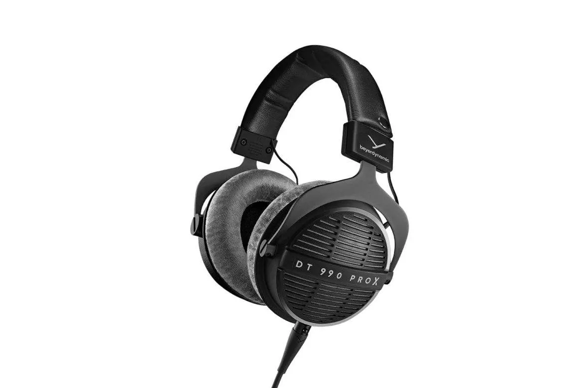Auriculares Beyerdynamic DT 990 Pro X con cable conexión Jack, uso estudio y música, sistema abierto, color gris y negro