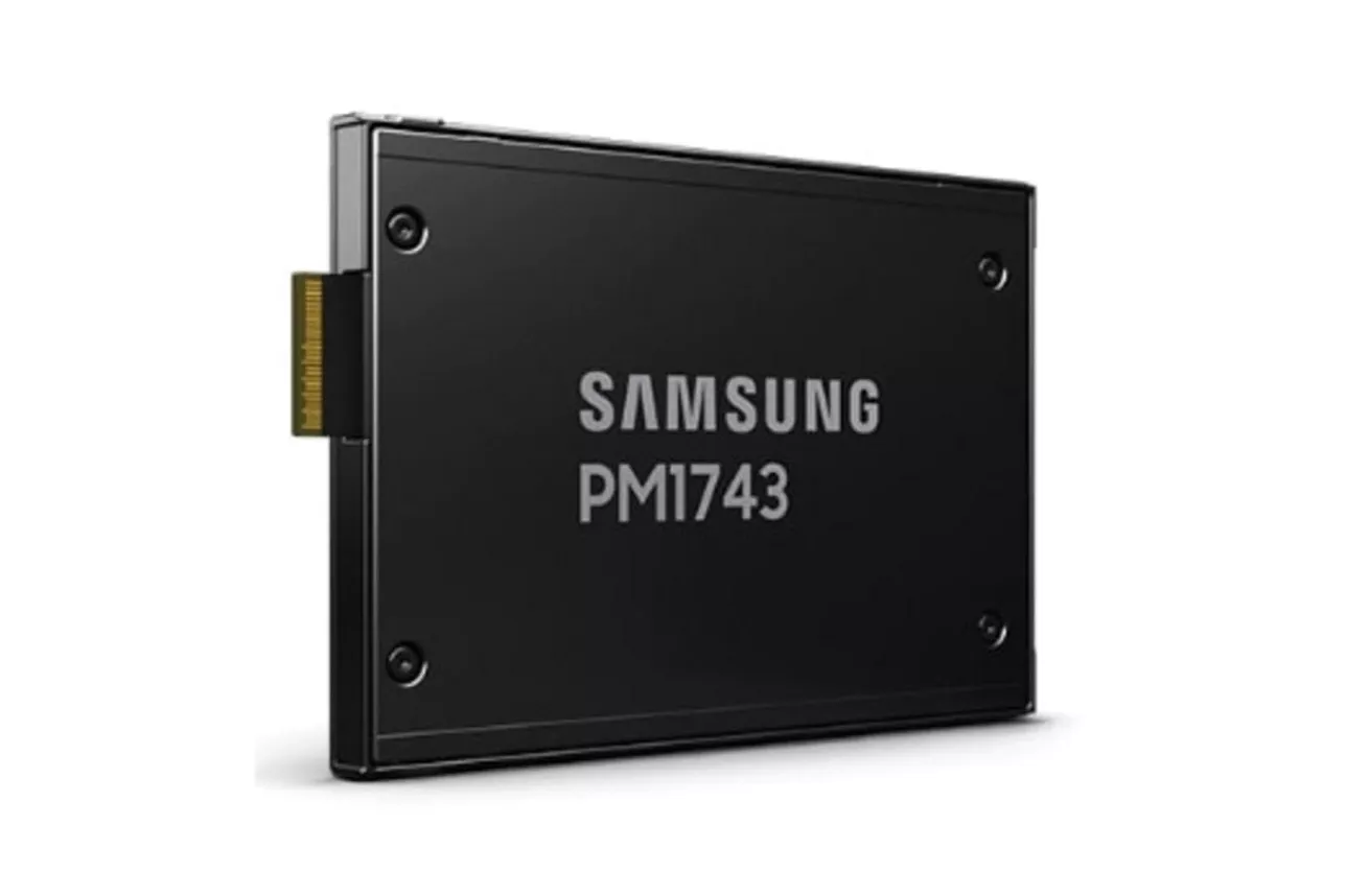 Disco Duro Samsung PM1743 1,92TB SSD 2,5" PCIe 5.0 NVMe 7500MB/s Seguridad Avanzada
