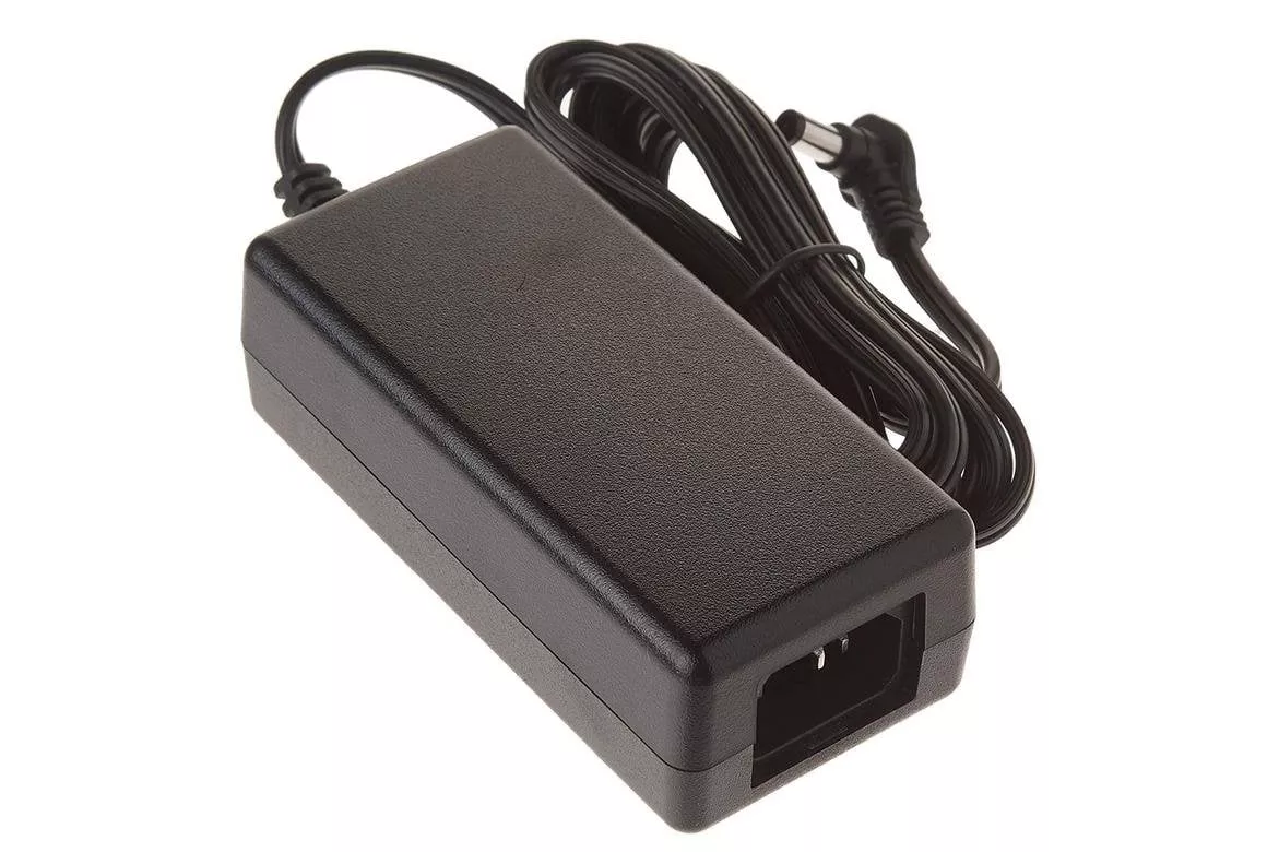 Fuente de alimentaci&oacute;n Cisco CP-PWR-ADPT-3-EU= para serie 7800, negra, 140 g