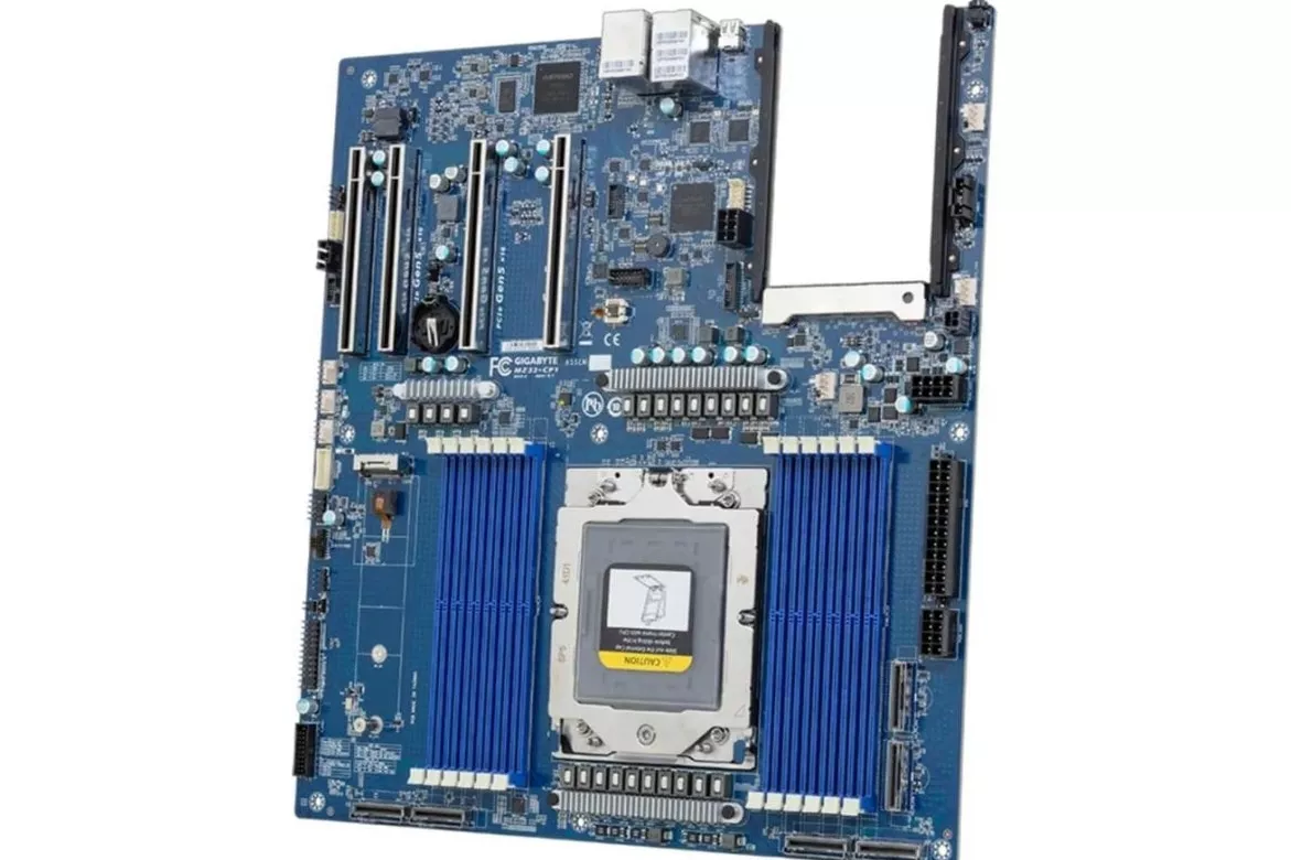 Placa Base Gigabyte MZ33-CP1 Intel SP5 DDR5 E-ATX PCIe 5.0 USB-A 3.2 Gen1