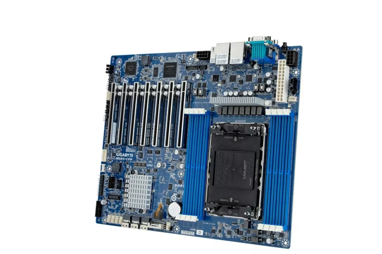 Placa base Gigabyte MS03-CE0 Intel C741 LGA 4677 DDR5 ATX RAID sin Wifi Ethernet dual