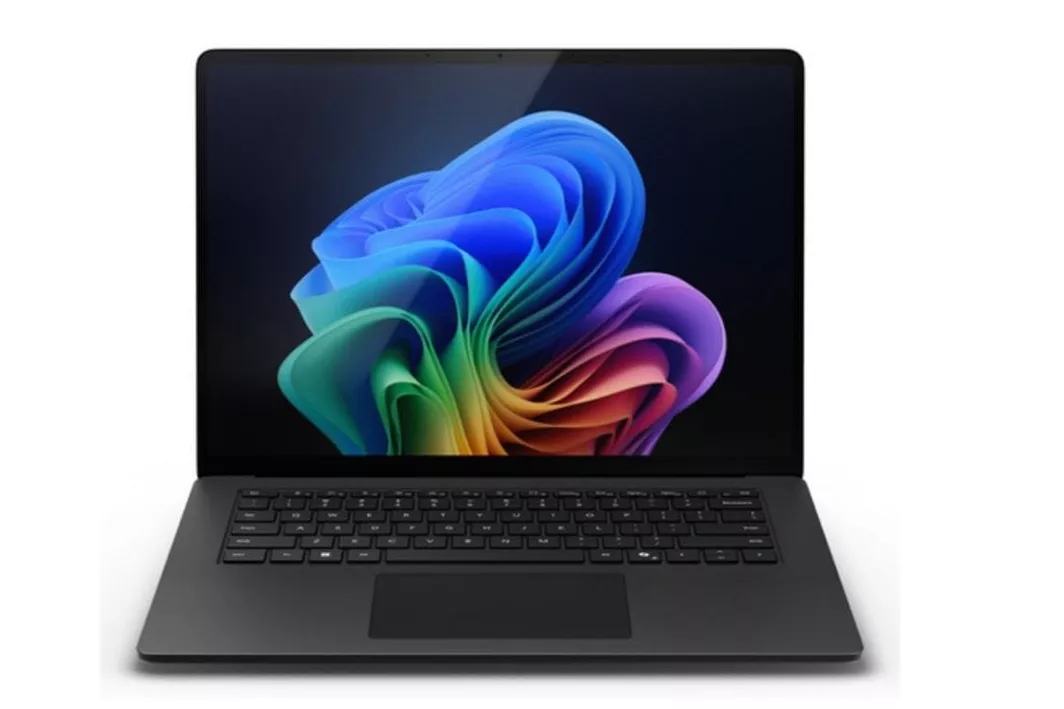 Port&aacute;til Microsoft Surface Laptop 8 15" Intel Core Ultra X7 368H 32GB 1TB SSD Intel Arc B390 brillo profesional Windows 11 Pro