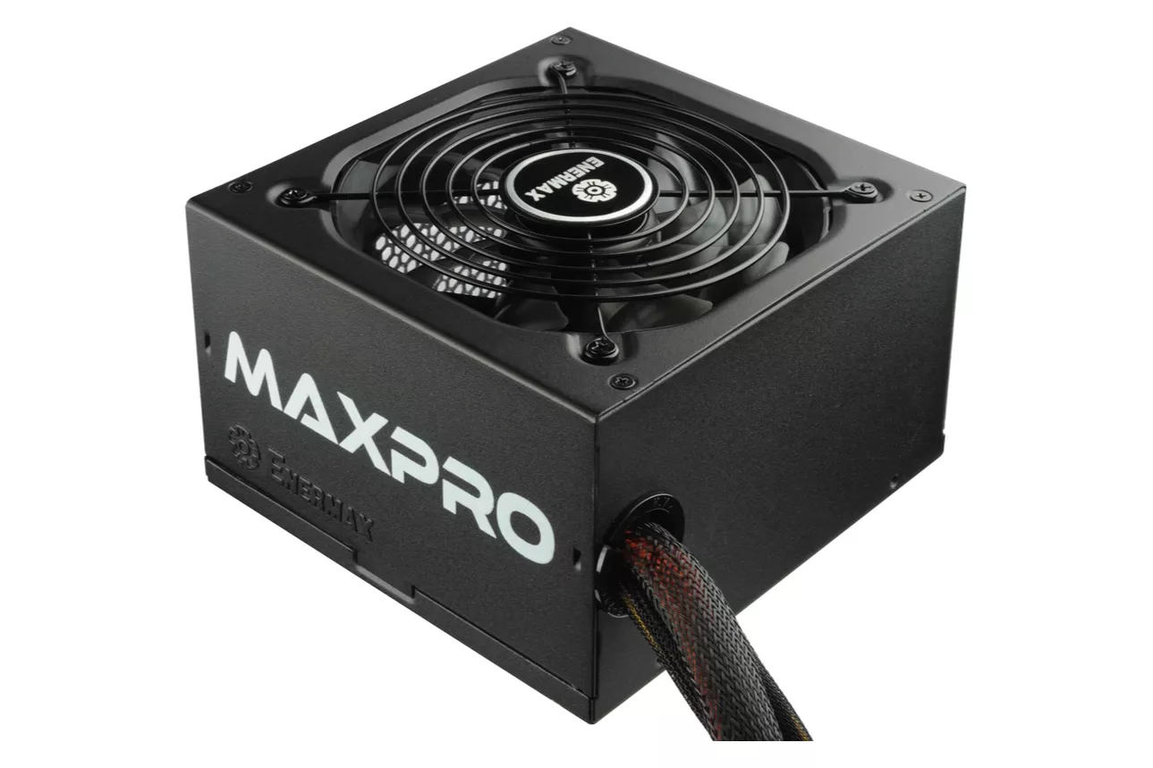 Fuente de alimentación Enermax 700W 80 Plus ATX