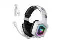 Auriculares Onikuma GT806 inalámbricos y con cable Bluetooth para gaming con RGB blanco