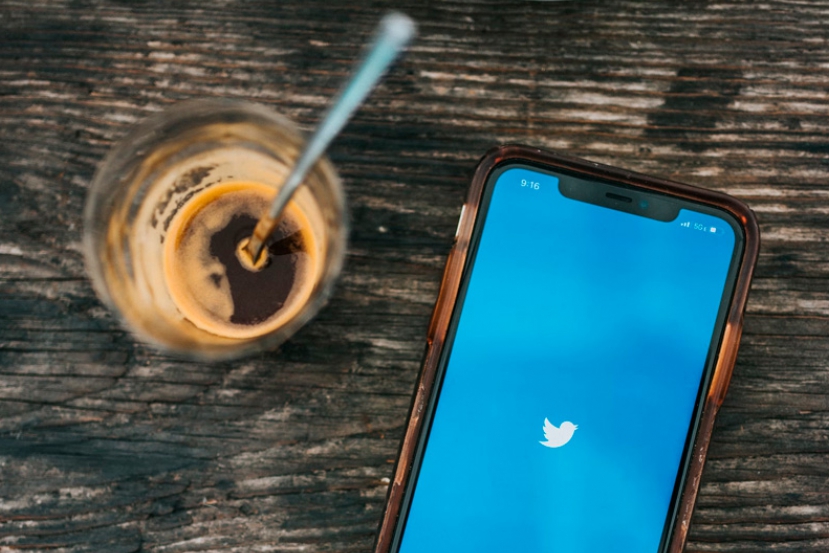 Twitter comienza una prueba donde cobrará 1$ a los nuevos usuarios para combatir el spam y los bots en la red social