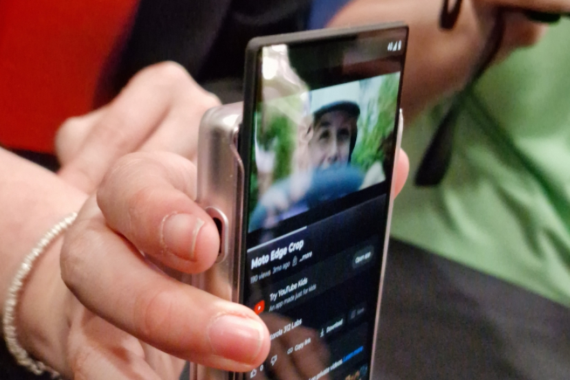 Motorola przedstawia swój składany prototyp smartfona na targach MWC 2023