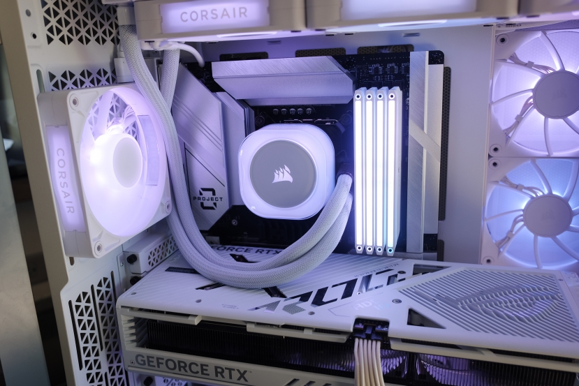 CORSAIR presenta el disipador A115 de doble torre con sistema de raíles para la instalación de los ventiladores