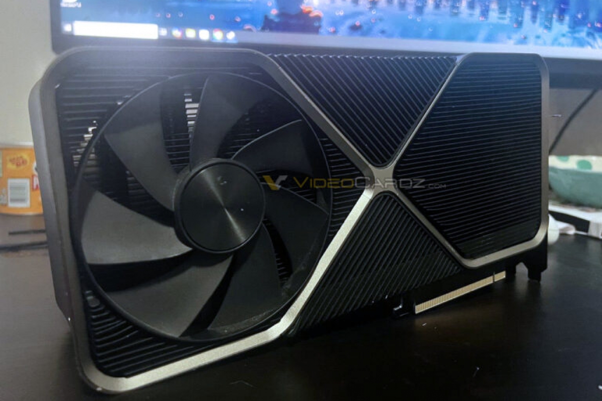 El prototipo de la supuesta NVIDIA RTX 4090 Ti o TITAN de 4 ranuras finalmente es una NVIDIA RTX 4090