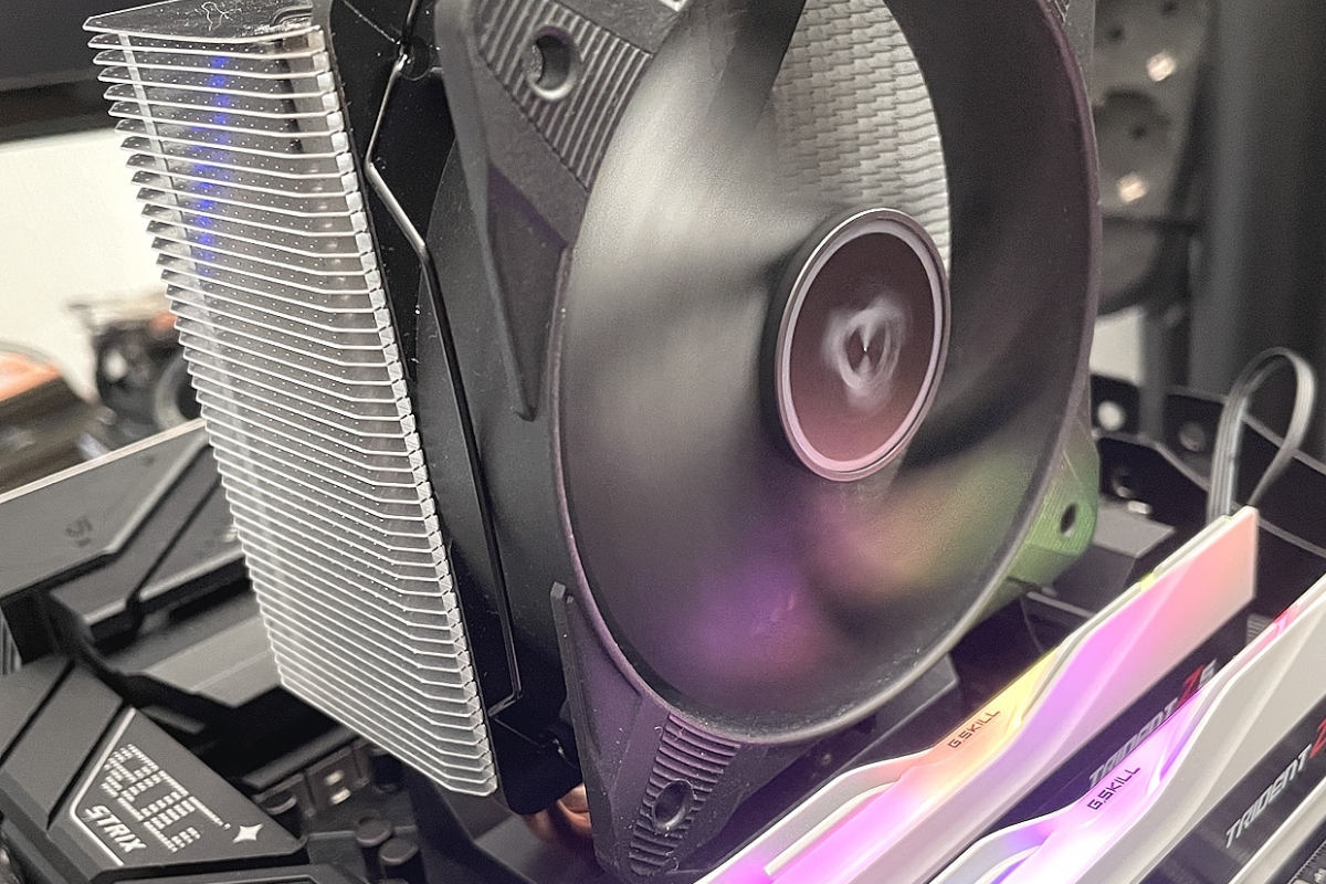 Arctic Freezer 8i Review