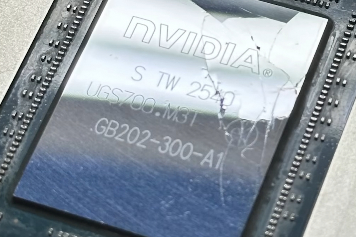 Overclockean una MSI RTX 5090 Lightning Z hasta hacer estallar la GPU