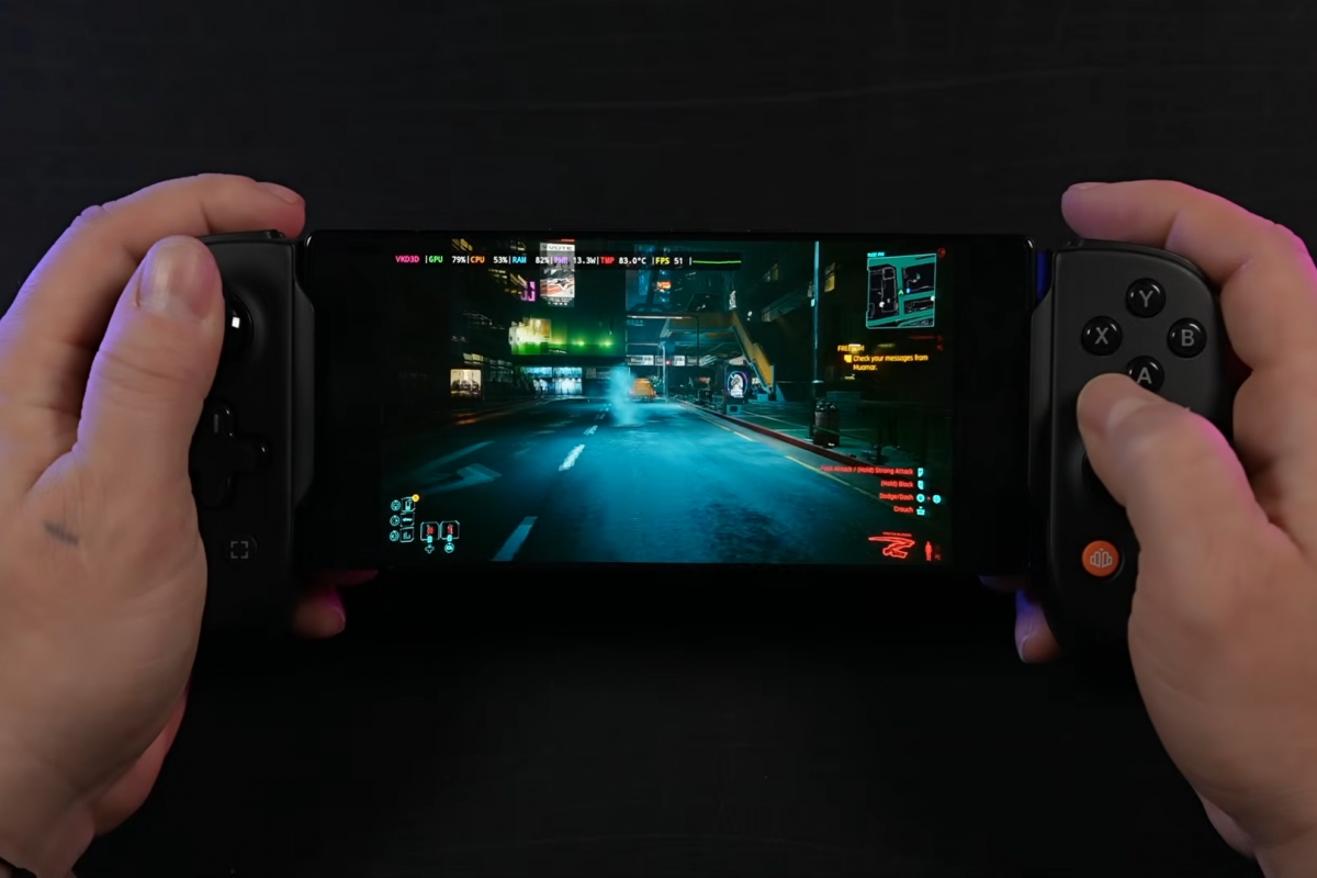 Consiguen ejectuar Cyberpunk 2077 en un teléfono Android con el Snapdragon 8 Gen 5 consiguiendo hasta 40 FPS de media