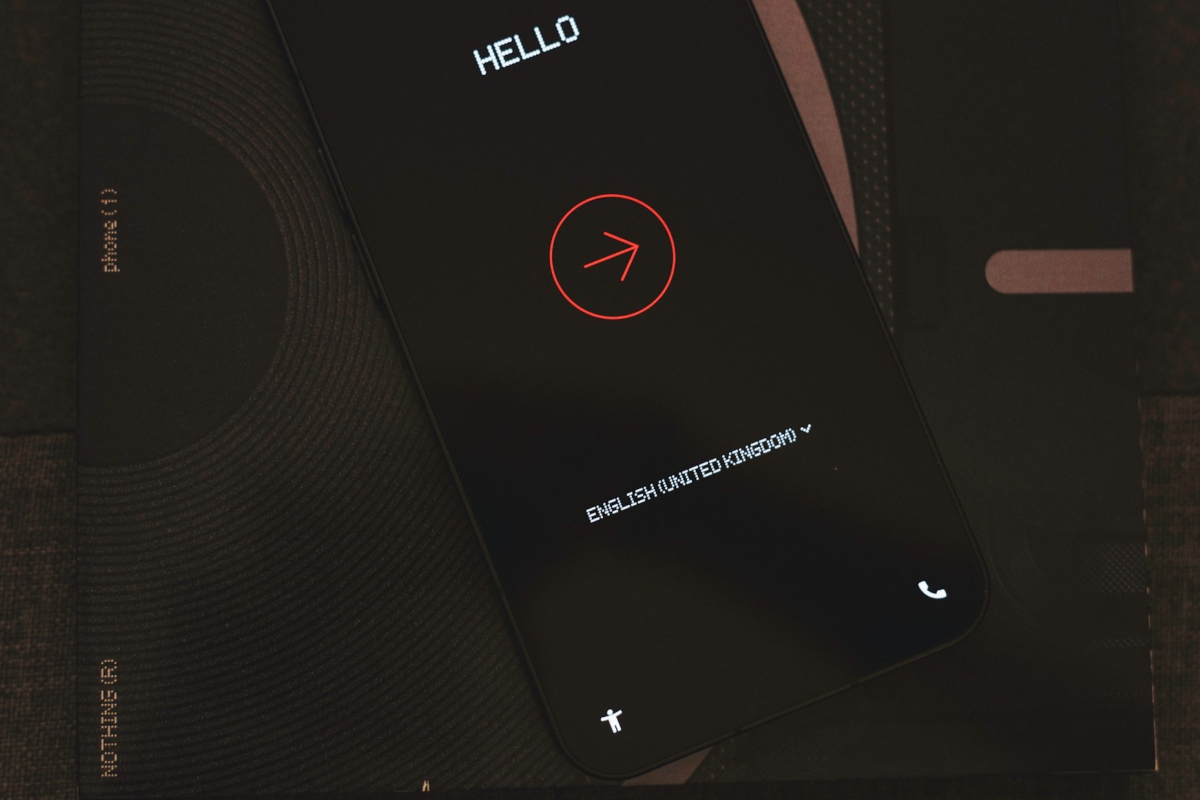 El CEO de Nothing dice que las apps van a desaparecer y que serán los agentes de IA quienes harán todo en tu móvil