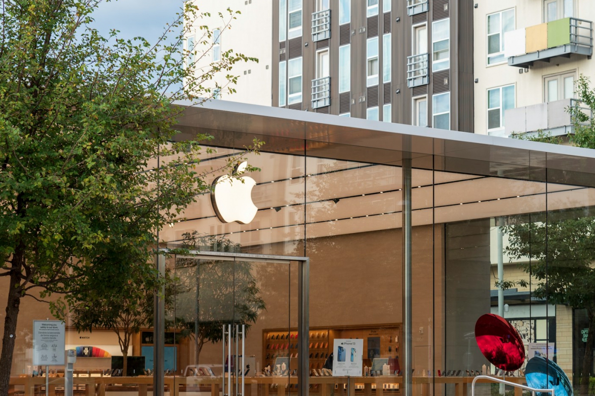 Apple intenta frenar la fuga de ingenieros a OpenAI con bonus de hasta 400.000 dólares