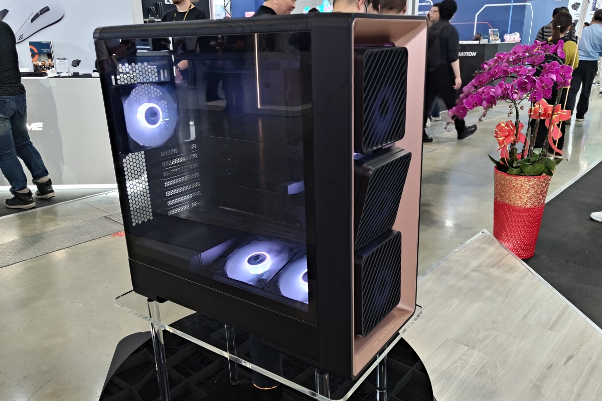 El Air Power G10 de Formula V llega con tres ventiladores frontales inclinables, soporte para GPU de 420 mm y radiadores de hasta 360 mm