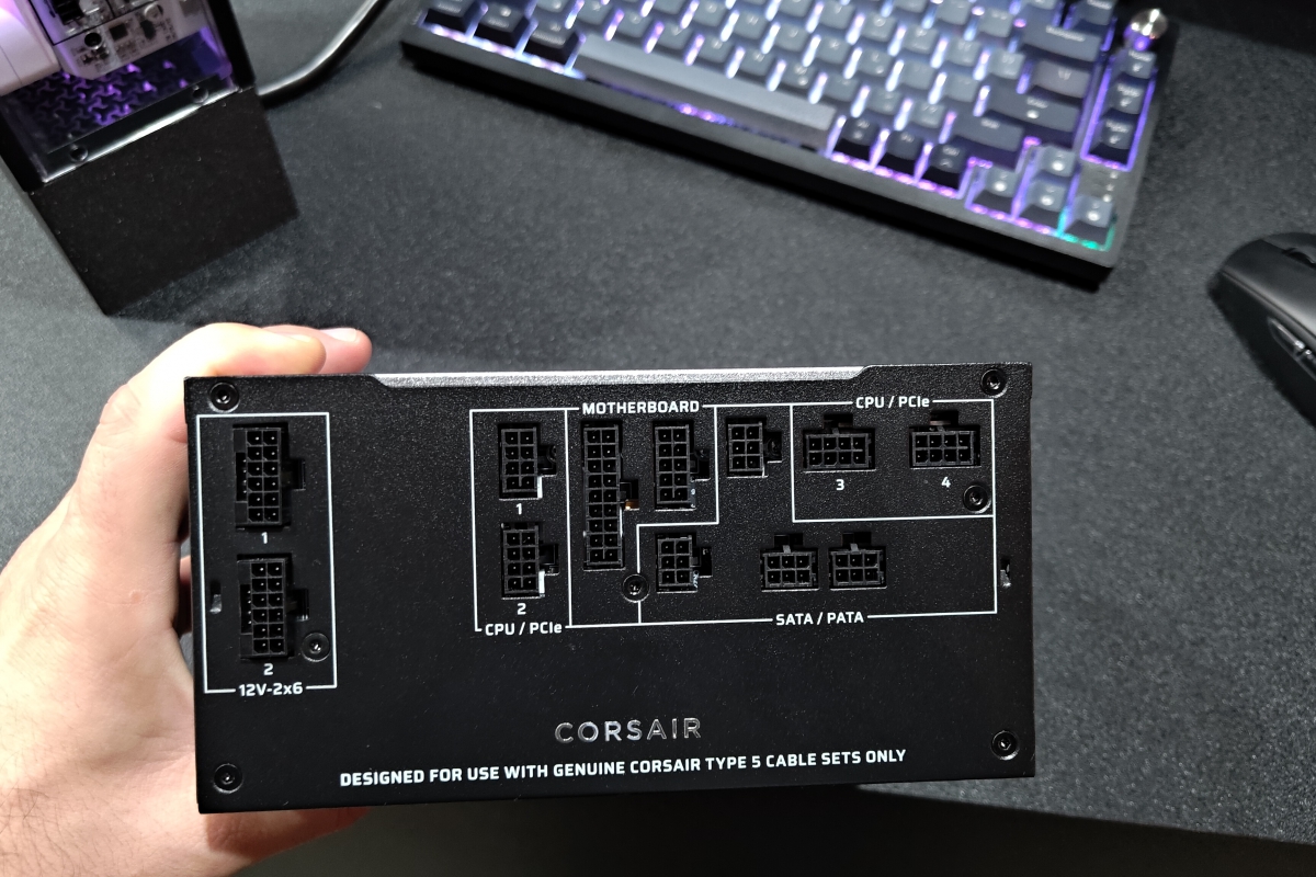 CORSAIR renueva sus fuentes con una AX1600i SHIFT de 1600 W, una HX1000i SHIFT CRYSTAL y nuevas RM850e, RM1000e y RM1200e