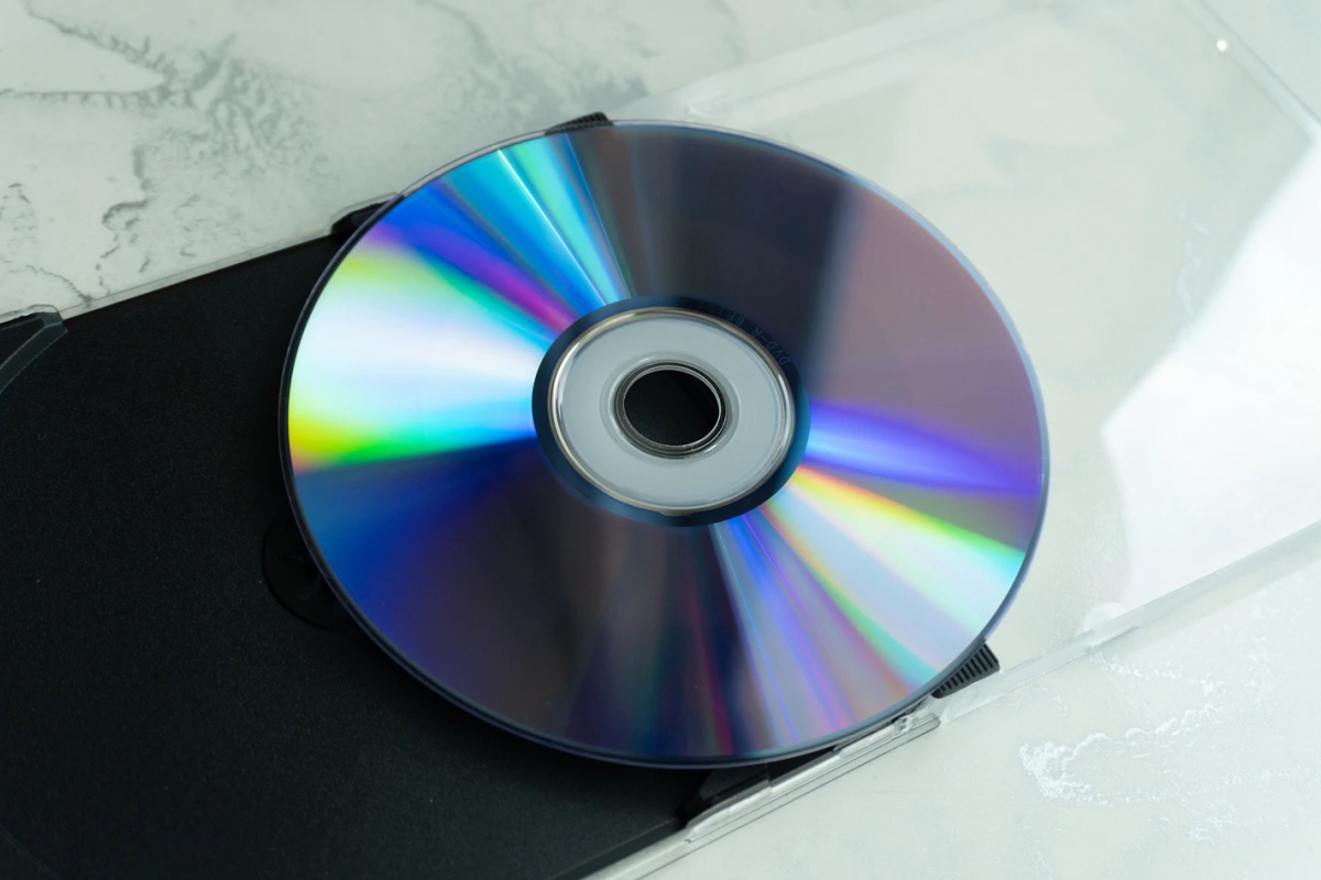 GitHub responde al giro digital de Sony con Repo CDs, copias físicas en CD-ROM de repositorios públicos