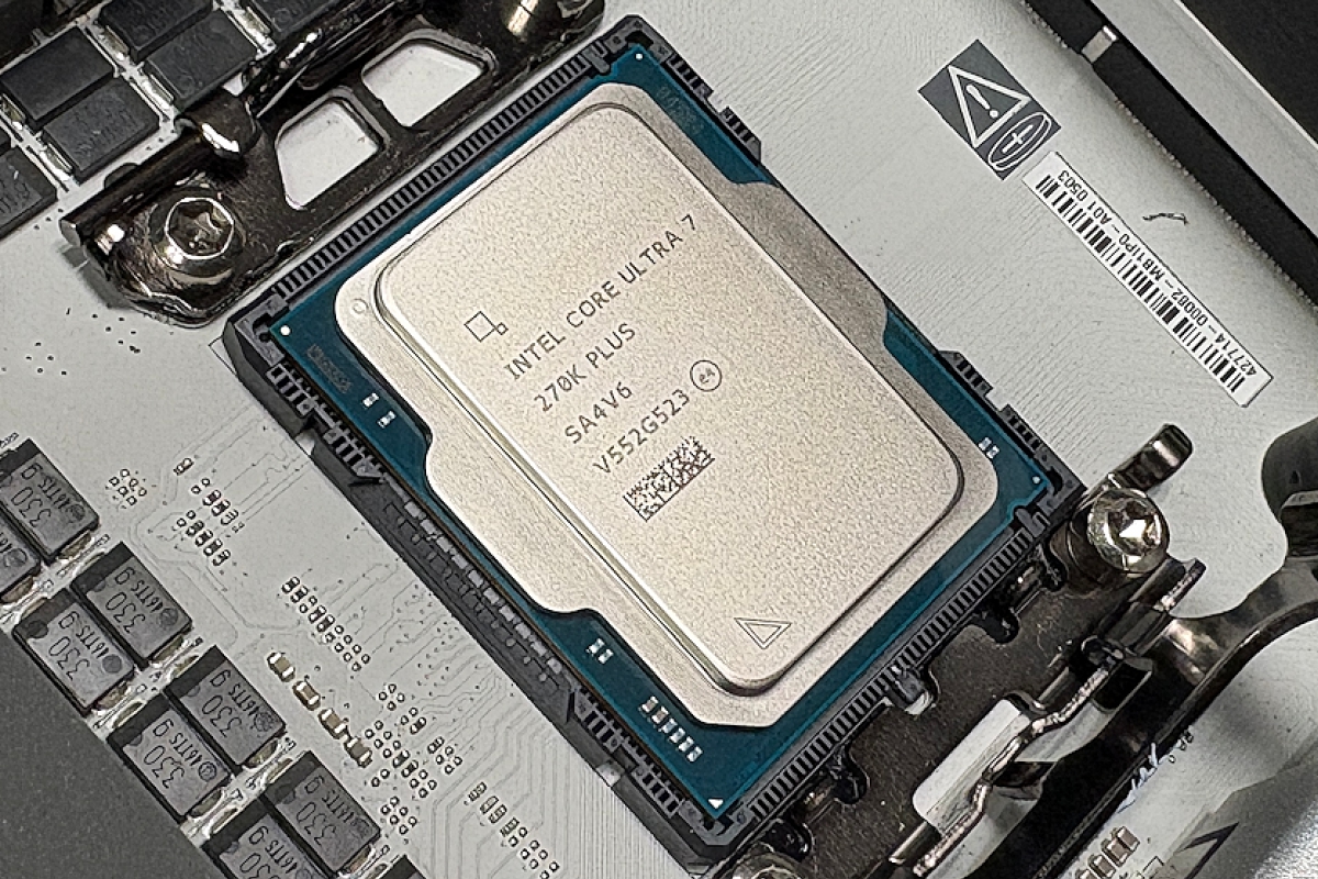 Intel justifica con una "alta demanda" y "aumento de costes" la subida de hasta un 18% el precio de sus procesadores Arrow Lake Refresh