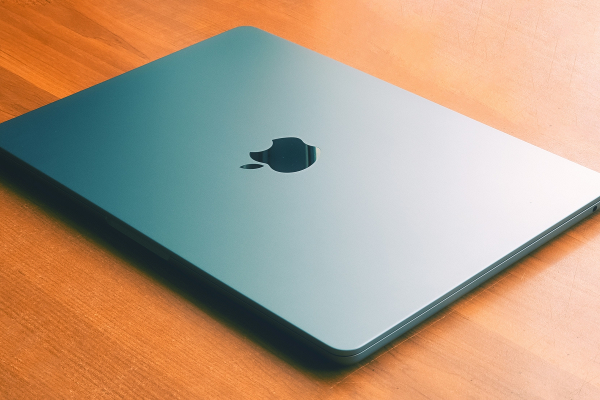 La escasez de memoria golpea ya al MacBook Air, el Mac más vendido de Apple