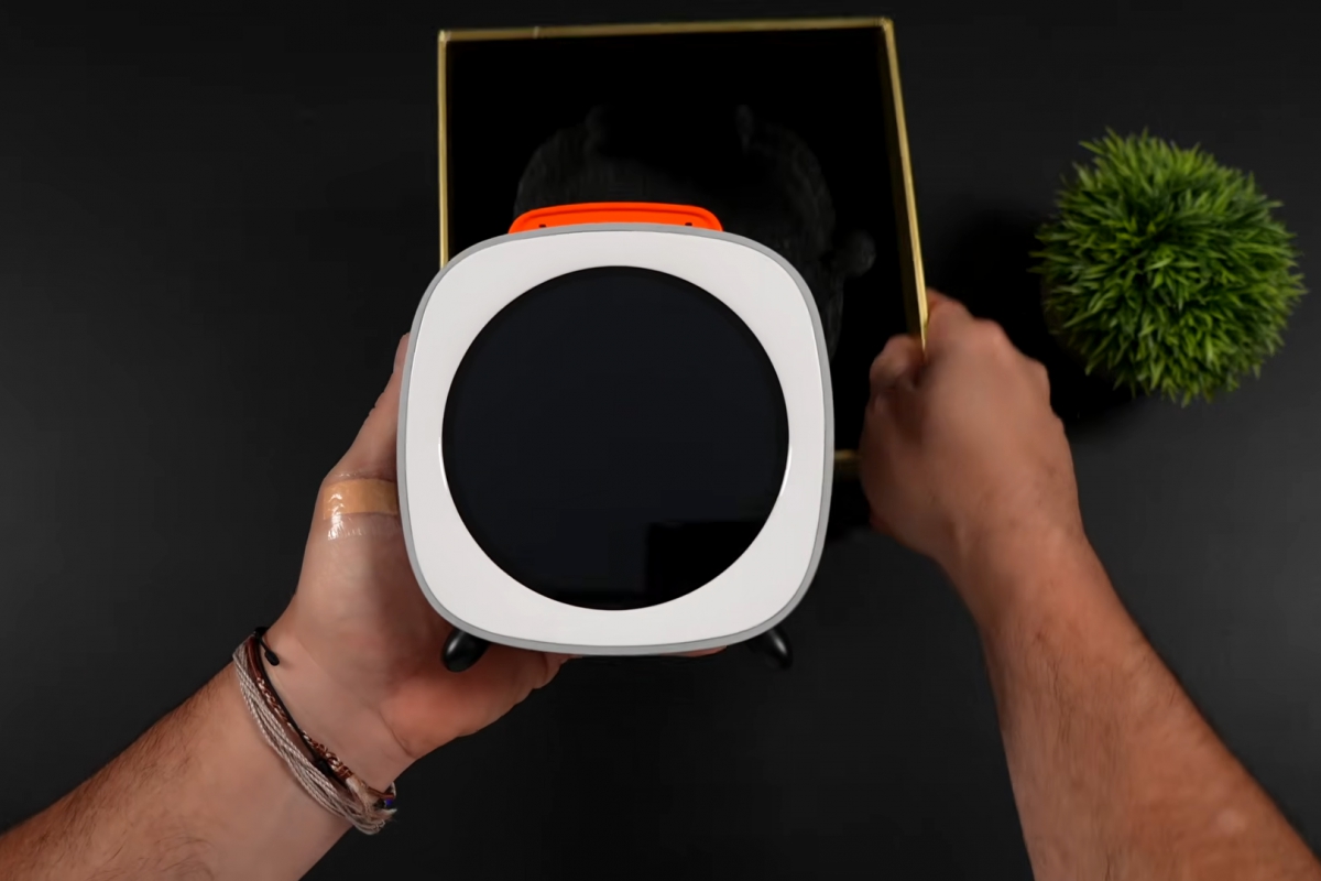 El Piston V es un MiniPC para juegos con arranque dual Bazzite y Windows 11 con un AMD Ryzen AI 9 365