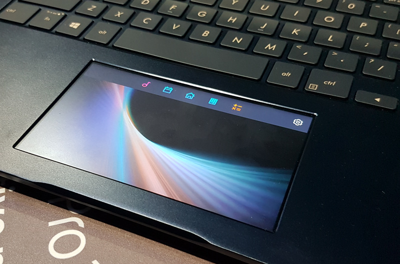 Zenbook Pro15, Core i9 y touchpad con pantalla para el ultrabook más