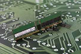 Los módulos RAM DDR5 vendrán con sus propios VRM y partirán desde los 4800 Gbps