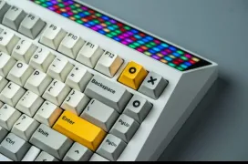 El teclado mecánico Cyberboard incorpora un majestuoso panel de 200 LEDs donde configurar efectos y animaciones