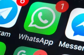 WhatsApp prepara la llegada del modo vacaciones para evitar que los chats archivados se reactiven