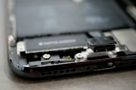 El iPhone X modificado con un puerto USB-C se subasta por 86.001 dólares en eBay