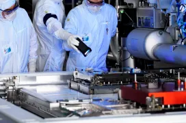 ASML anuncia retrasos de hasta 2 años en la entrega de maquinaria para la fabricación de semiconductores