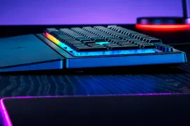 Razer lanza el teclado Ornata V3 con interruptores mecha-membrane, iluminación RGB de 10 zonas y teclas de perfil bajo