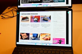 El portátil Lenovo Yoga Book 9i cuenta con dos pantallas OLED en un formato compacto y ligero