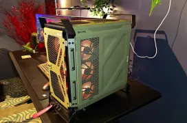 Corsair abre la preventa de las cajas WARTHOG con su chasis de acero, soporte para 13 ventiladores y tres radiadores de 360 mm