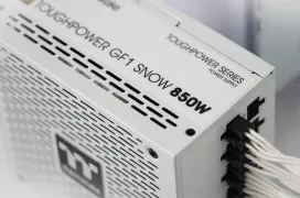 Thermaltake lanza sus fuentes Toughpower GF1 Snow Edition con 850W y 80 PLUS GOLD