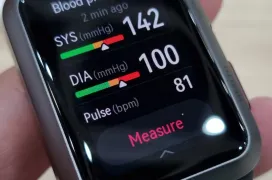 El Huawei Watch D es capaz de medir la presión sanguínea con una pequeña bomba de presión