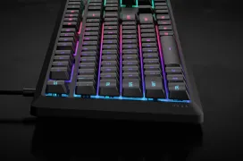 CORSAIR presenta el teclado para gamers K55 Core, con iluminación RGB de 10 zonas y teclas multimedia
