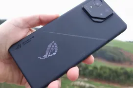 ASUS ROG Phone 8 Pro Review 