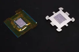 El AMD Ryzen 8700G puede rebajar hasta 20 grados aplicando metal líquido debajo del IHS