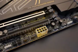 Las placas MSI con chipset X870 y X870E cuenta con un conector de alimentación extra para ofrecer hasta 420W