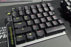ASUS presenta el teclado ROG Falcata que permite dividirse por la mitad y cuenta con interruptores con accionamiento personalizable