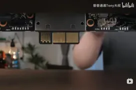 El conector oculto ASUS BTF 2.5 para alimentar las tarjetas gráficas mantiene una temperatura de 41º incluso a 1.900 W