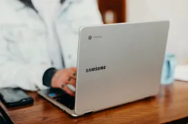Google actualiza ChromeOS con sincronización de escritorios y nuevos fondos generados por IA